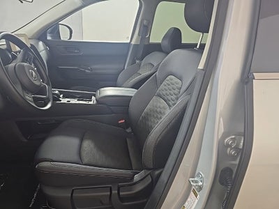 2025 Nissan Pathfinder S