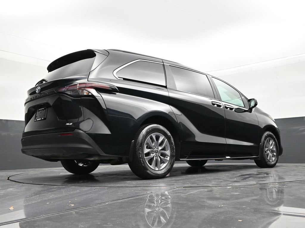 2025 Toyota Sienna XLE