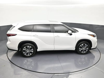 2025 Toyota Highlander XLE