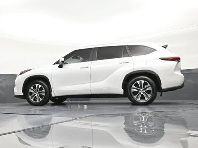 2025 Toyota Highlander XLE