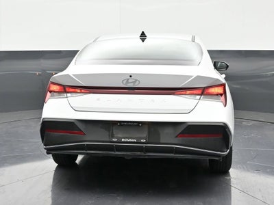2024 Hyundai Elantra SE
