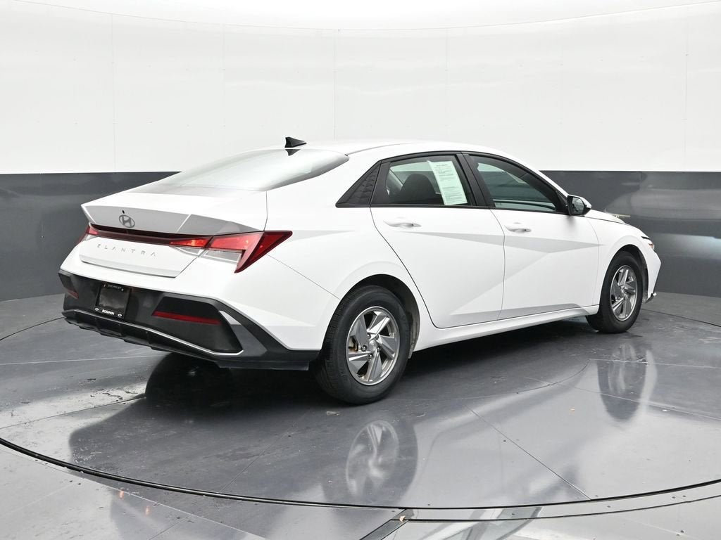 2024 Hyundai Elantra SE