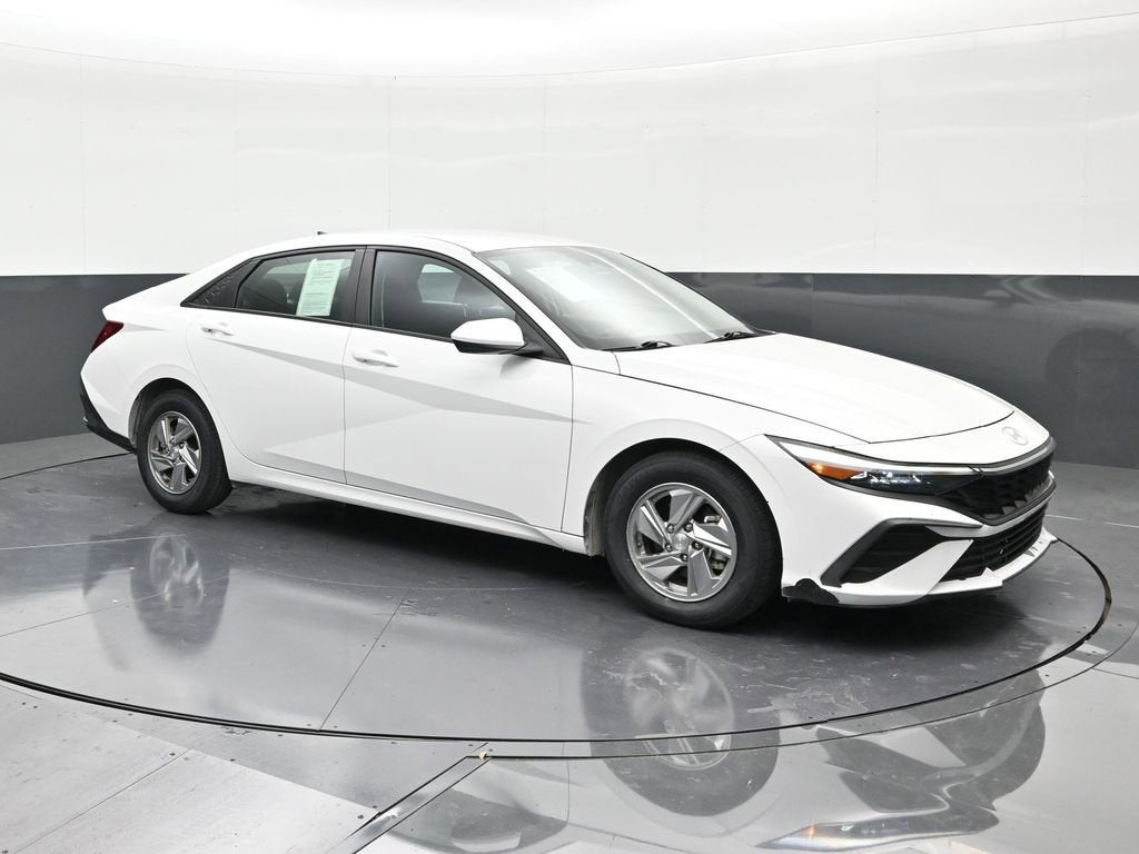 2024 Hyundai Elantra SE
