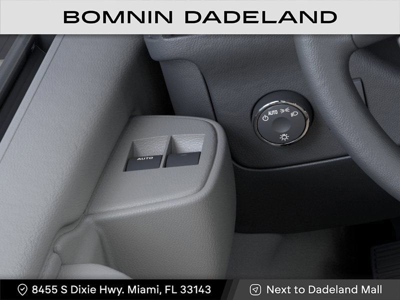 2025 Chevrolet Express Cutaway 3500 1WT