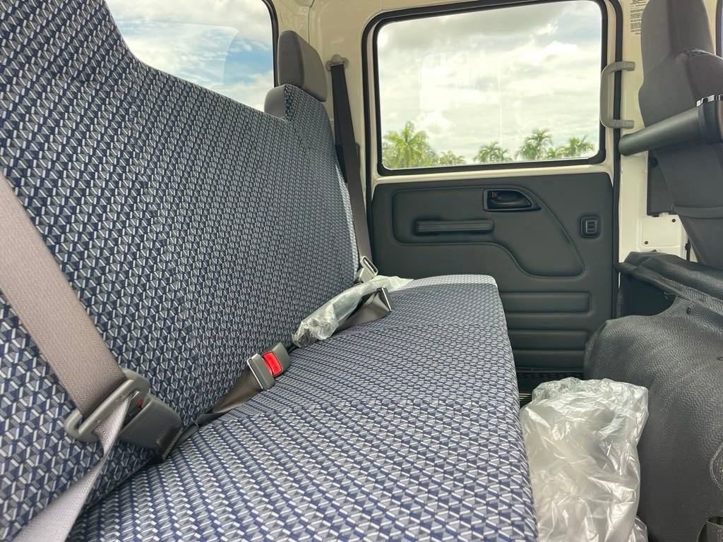 2024 Chevrolet Low Cab Forward 4500 1WT