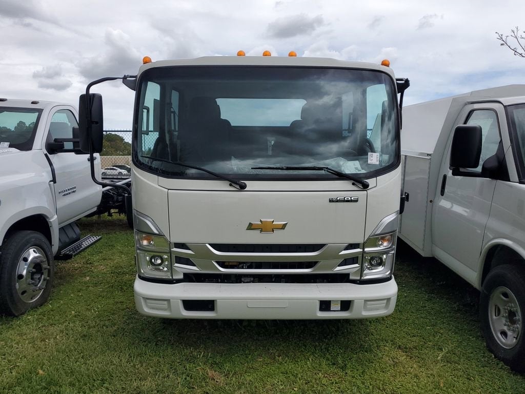 2025 Chevrolet Low Cab Forward 4500 Base