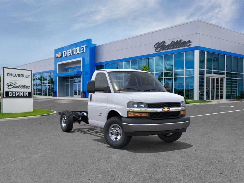 2025 Chevrolet Express Cutaway 3500 1WT
