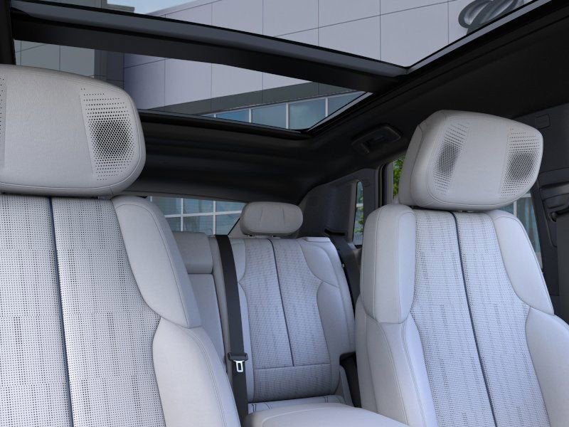 2025 Cadillac LYRIQ Sport 2