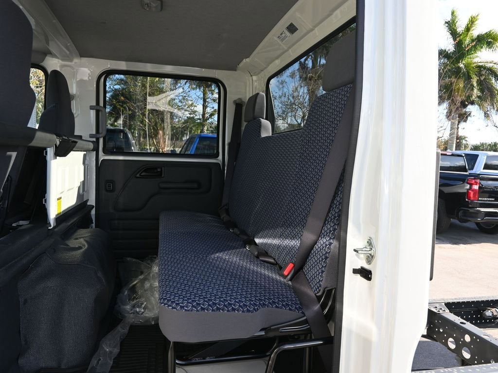 2025 Chevrolet Low Cab Forward 4500 Base