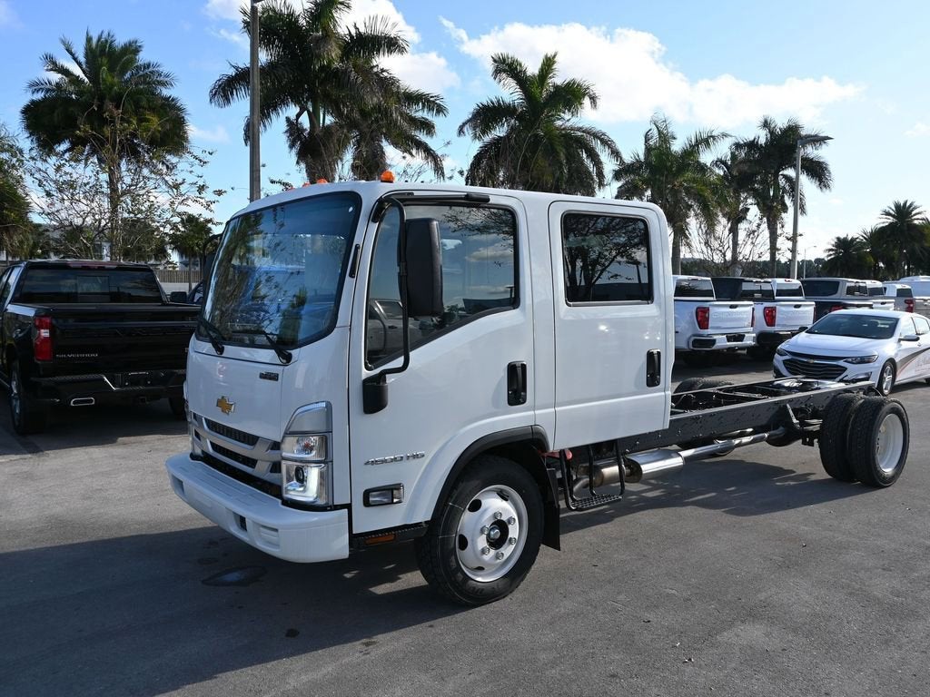 2025 Chevrolet Low Cab Forward 4500 Base