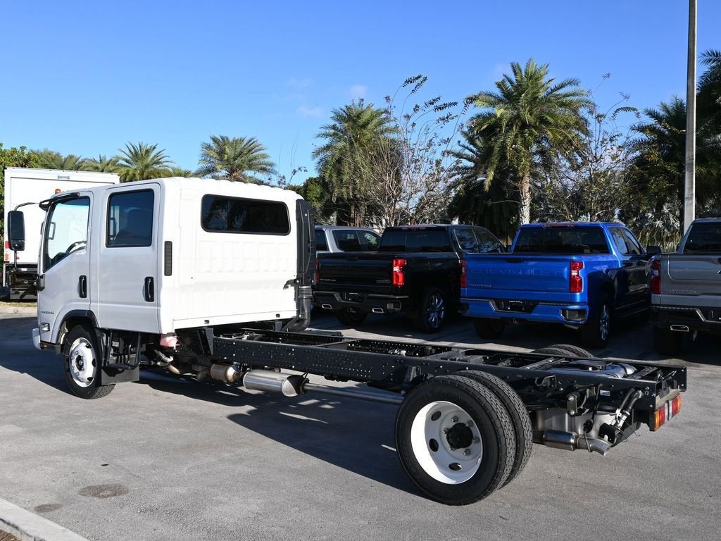 2025 Chevrolet Low Cab Forward 4500 Base