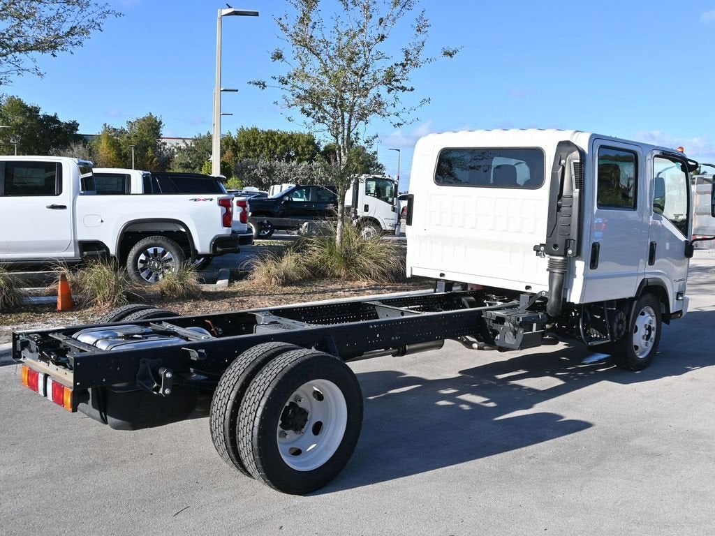 2025 Chevrolet Low Cab Forward 4500 Base